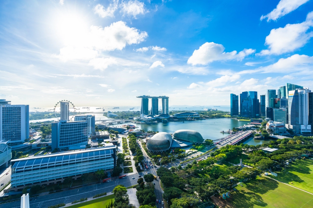 SINGAPORE - MALAYSIA 5D4N (Vietjet & Batik air)