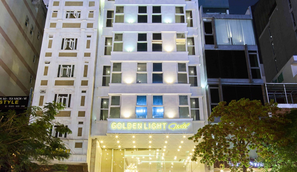  Golden Light Hotel