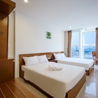 Deluxe Family Room