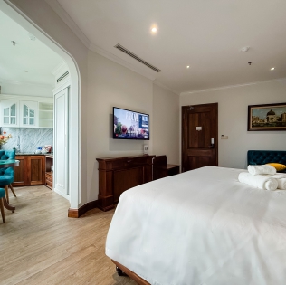 Suite King City View