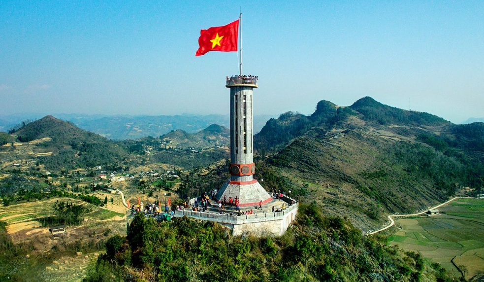 Tour Hà Giang - Cột cờ Lũng Cú - Sông Nho Quế 3N2Đ
